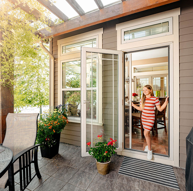 Retractable screen installation in Sumter County, FL
