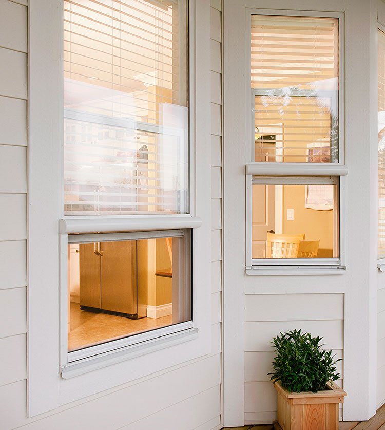 Retractable screen installation in Manatee County, FL
